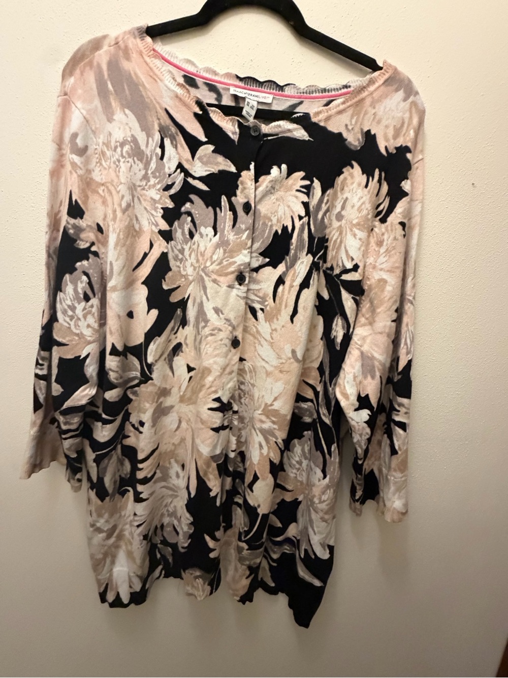 Isaac Mizrahi Black & Blush Floral Button-Front Top